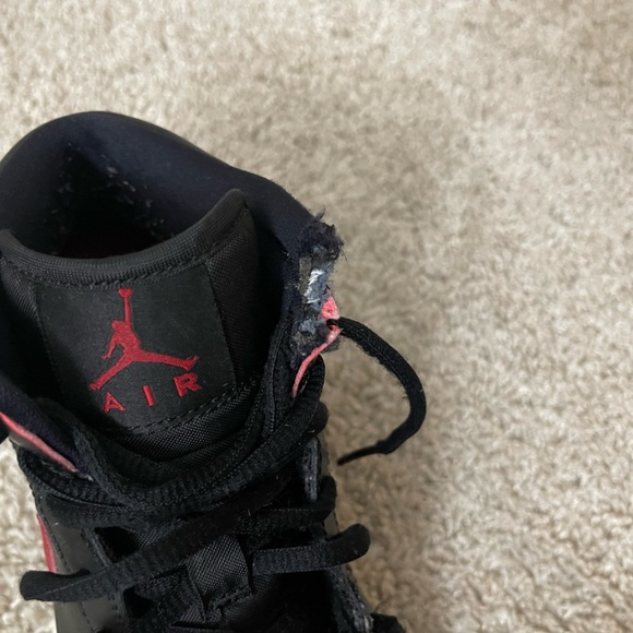Nike Air Jordan 1 retro mid red & black size 6.5 youth 7 women  sneakers casual - Picture 15 of 15